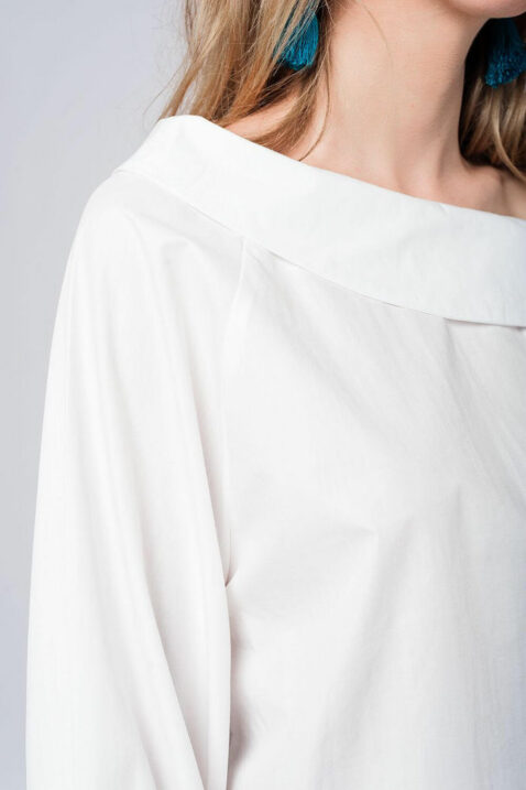 Schulterfreie Langarm-Bluse in weiß mit großen Schleifen an Ärmelenden aus Baumwolle von Q2 - Detailansicht