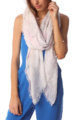 Leichter grau rosa Damen Schal mit verwischtem Muster - Modeschal von Q2 - Trageansicht