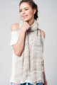 Leichter grau beiger Damen Schal mit Glitter-Details in Silber - Modeschal von Q2 - Trageansicht