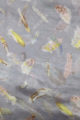 Grauer Damen Seidenschal mit Feder-Muster - Seidentuch von By Oceane - Detailansicht