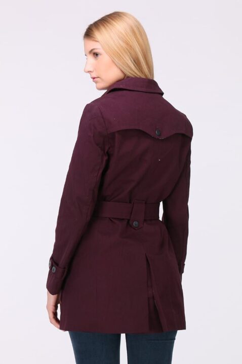 Bordeaux roter Damen Trenchcoat mit Bindegürtel - Mantel von LuluCastagnette - Rückenansicht