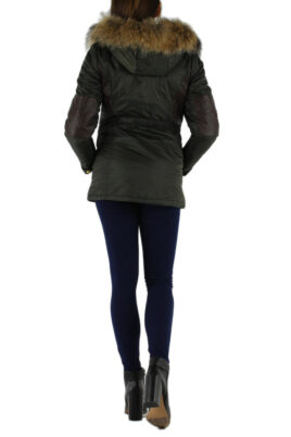 Khaki grüne warme Damen Winterjacke mit Kapuze & abnehmbaren Kunstfellkragen - Kapuzenjackevon Toxik3 - Rückenansicht