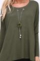 Khaki grüner leichter Damen Pullover mit Kettendetail, Ösen & seitliche Schlitze von Kilky - Detailansicht