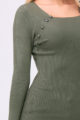 Khaki grünes leichtes Damen Feinstrick-Kleid - Pulloverkleid von QUEEN´S - Detailansicht