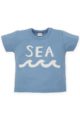 Blaues Baby T-Shirt mit SEA Print & Meereswellen Ocean Meer Motiv für Jungen - Babyshirt kurzarm Kinder Oberteil Sommershirt von Pinokio - Vorderansicht