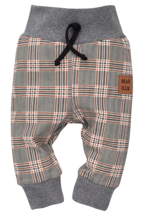 Grau gemusterte Baby Leggings Sweathose Schlupfhose im Schottenmuster, Patch BEAR CLUB, breitem Komfortbund & Bündchen für Jungen - Lange Babyhose von Pinokio - Vorderansicht