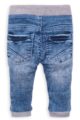Blaue denim washed elastische Babyjeans mit Taschen, Streifen & Gesäßtaschen für Jungen - Babyhose von Dirkje - Rückenansicht