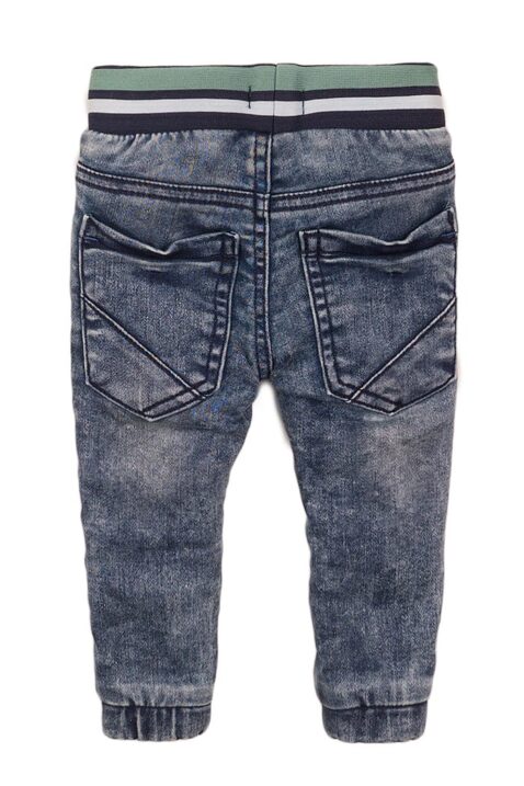 Baby Jeans im Jogging-Style Jogginghose für Jungen mit gestreiftem Komfortbund + Taschen - Jeanshose für Jungen von Dirkje - Rückansicht