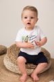 Baby Kurzarmshirt mit Tierparade-Stick + Leder-Patch mit Palme weiß - Jungen Shorts für den Sommer aus Baumwolle von Dirkje - Babyphoto