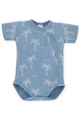 Pinokio blauer Baby Wickelbody mit Palmen gemustert aus Baumwolle für Jungen – Sommer maritimer Kurzarmbody – Vorderansicht