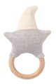 Weiß graue Baby Greifling Rassel mit Beißring aus Holz lachender Stern Strick Gesicht & Baumwolle OEKO TEX Babyspielzeug von Nordic Coast Company - Rückansicht Babyrassel