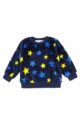 Kinder Plüsch Pyjama Oberteil in Dunkelblau, Hellblau & Gelb mit Sterne Muster für Jungen – Schlafshirt mit Rippbündchen von MINOTI – Vorderansicht