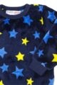 Kinder Jungen Pyjama Plüsch Langarmshirt in Blau-Gelb mit Sternenhimmel Motiv – kuscheliges Sterne Schlafshirt mit Rippbündchen & Rundhalsausschnitt von MINOTI – Detailansicht
