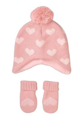 MINOTI Baby Kinder Mädchen rosa Winter Set zweiteilig Allover Mütze gestrickt mit Herzen Motiv + Strick Handschuhe – Warme Outdoor Kombi  – Vorderansicht