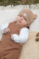 Kinder Baby Mütze in Beige mit Ohren aus 100% Baumwolle + Tiger Oberteil in Weiß + Baby Trägerhose in Braun für Jungen von PINOKIO - Inspiration Babyfoto