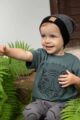 Baby Kinder Jungen T-shirt in Dunkelgrün mit Tigerkopf und Rundhalsausschnitt + Kinderhose in Grau mit schwarzen Tigerstreifen von PINOKIO - Inspiration Kinderfoto
