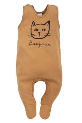 PINOKIO Baumwoll Baby Strampelanzug mit Füßen + Katzen Motiv für Mädchen in Karamell-Braun – Sleepsuit mit Druckknöpfen – Vorderansicht