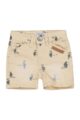 Beige Kinder Baby Jeans Shorts mit Taschen 5-Pocket & Flamingos im All Over Print für Jungen - Sommer Kurze Hose von DIRKJE - Vorderansicht