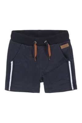 Koko Noko Dunkelblau Baby Kinder Shorts mit Taschen, Streifen & Logo Markenpatch für Jungen aus Baummwolle Basic – Kurze Sommerhose Vorderansicht