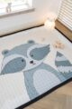 XL Spieldecke Krabbeldecke mit Waschbär & Anti Rutsch Boden für Babys & Kinder als Geschenkidee von Love by Lily - Raccoon Spielmatte im Kinderzimmer Babyzimmer