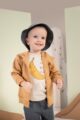 Baby & Kinder Sommer kurze Hose & Sommerhut dunkelblau in Jeans Optik - Currygelbe Kapuzen Sweatjacke - T-Shirt mit Banane beige von Pinokio - Kinderfoto lachender Junge