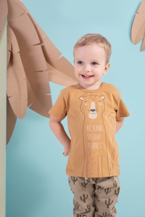 Kinder & Baby currygelbes T-Shirt mit Panther Tiermotiv & Leggings Sweathose mit Kakteen gemustert in Khaki Beige von Pinokio - Kinderfoto Junge lachend