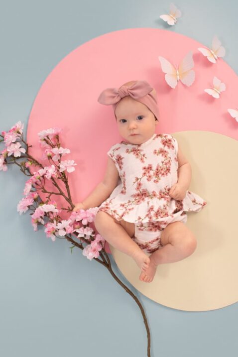 Baby Sommer Bodysuit Träger Kleid ohne Ärmel mit Blumen Print Muster im 2 in 1 Look in Ecru weiß aus Bio Baumwolle von Pinokio - Babyfoto Mädchen