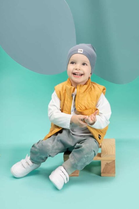Baby & Kinder Haremshose mit Taschen Batik Muster Mint Blau - Shirt Play all time weiß - Gelbe leichte Sommerweste von Pinokio - Kinderfoto Babyfoto lachender Junge