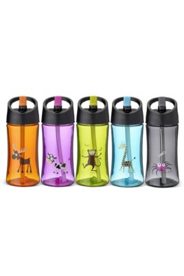 Carl Oscar Baby & Kinder Trinkflaschen Wasserflaschen mit aufklappbarem  Strohhalm & Tiermotive Spinne, Giraffe, Affe, Kuh & Elch – Set Vorderansicht Kindertrinkflaschen