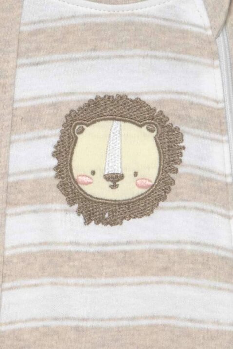 Baby & Kinder beige gestreifter Baumwollstrampler Schlafstrampler ohne Fuß, mit Lion & Reißverschluss aus Organic Cotton von Jacky - Detailansicht Löwen-Motiv nachhaltiger Schlafoverall