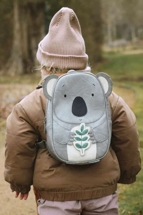 Grauer Kinder Koala Rucksack aus veganem Kunstleder - Backpack Lederimitat Handmade Rucksack mit Reißverschluss als Schulrucksack, Freizeitrucksack, Kindergartenrucksack von LITTLE WHO - Kinderfoto Mädchen