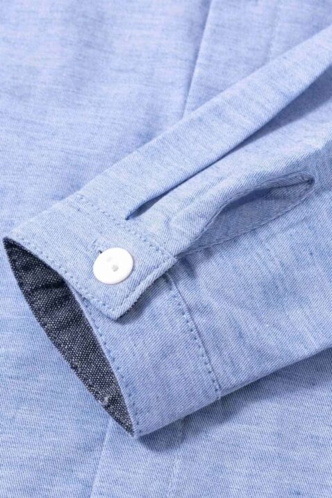 Langärmliges Jungenhemd ohne Kragen in Hellblau für Babys & Kinder aus 100% Baumwolle von NEWNESS - Detailansicht krempelbares Sommerhemd mit langen Ärmeln