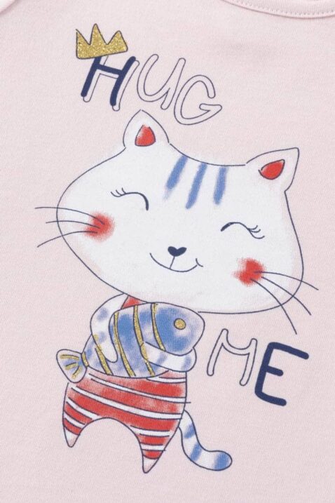 Rosa Baby & Kinder T-Shirt mit Katze, Print HUG ME & Rüschen für Mädchen unifarben von NEWNESS - Motivansicht Kätzchen Sommershirt kurzarm