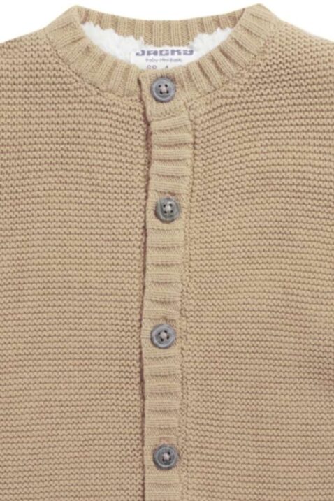 Gefütterter Herbst & Winter Cardigan aus Baumwolle in Beige Braun für Babys & Kinder von JACKY - Detailansicht Rundhalsausschnitt, Knopfleiste, Ranglanärmel der warmen Strickjacke für Jungen & Mädchen