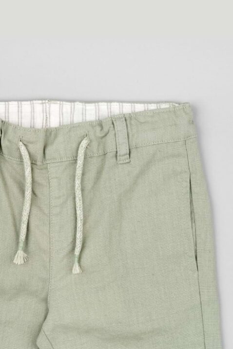 Luftig leichte Sommer lange Babyhose & Kinderhose in Kahki hellgrün von Losan - Detailansicht Sommerhose mit Kordel, Taschen & Komfortbund Schlupfbund aus Leinenmischung für Jungs