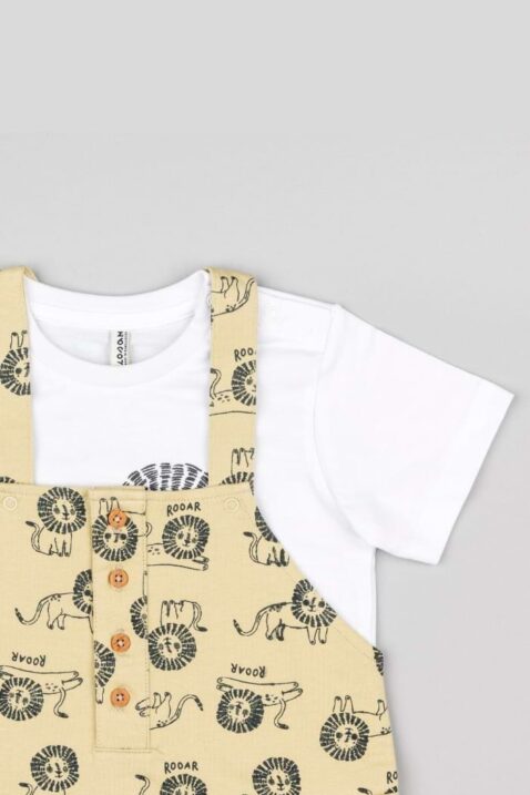 2er Babyset & Kinderset aus Latzshorts & Kurzarmshirt von Losan - Detailansicht des Sommer Jungensets mit kurzer Latzhose mit Löwen gemustert in Gelb & weißem kurzarm Rundhalsshirt mit Print