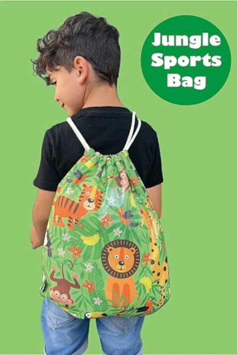 Grüner cooler Kinder Kordelzugbeutel Sportbeutel für Sport, Kindergarten, Schule, Freizeit, Ausflug von HECKBO - Junge trägt Turnbeutel Drawstring Sports Bag mit Dschungel Tiermotiven wie Affen, Löwen, Giraffen, Papageien & Tiger