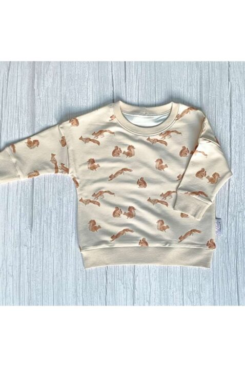 Langarm handgefertigter Jungenpullover & Mädchenpullover mit Eichhörnchen Squirrel in Beige für Kleinkinder & Babys von BY TASHA - Vorderansicht Babypullover & Kinderpullover mit Rundhalsausschnitt