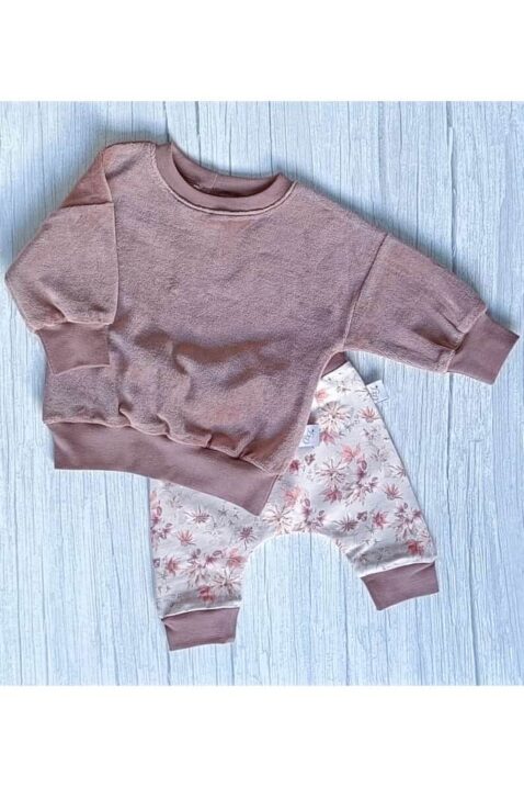 Baby & Kinder Oversize Rundhalspullover Sweatshirt in Lila Mauve unifarben von BY TASHA - Vorderansicht weicher & warmer HANDMADE Babypullover & Kinderpullover mit breiten Bündchen aus Velours