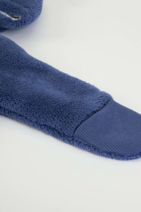 Blauer gefütterter Jungenoverall Baby Einteiler mit Füße & Kapuze mit Pinguin-Ohren von FS Baby - Detailansicht lange Ärmel mit umstülpbaren & integrierten Fäustlingen Handschuhe des Plüsch Kapuzenoveralls für Herbst & Winter