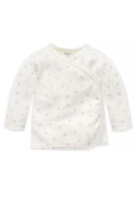 Baby & Neugeborenen Wickelshirt Flügelhemd langarm mit dezenten rosa Blumen gemustert aus Baumwolle in Weiß von Pinokio - Vorderansicht Mädchen Wickeloberteil Wickelhemd