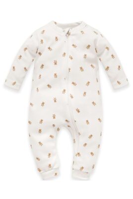 Baby & Kleinkinder Zip Schlafoverall ohne Füße, beige Teddybären gemustert, Reißverschluss & Rundhalsausschnitt aus Baumwolle in Weiß von Pinokio - Vorderansicht langer Schlafstrampler Einteiler ohne Fuß für Jungen & Mädchen