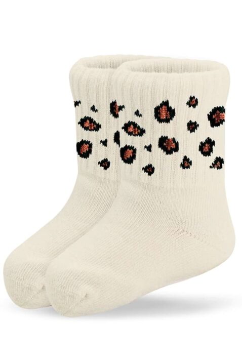 Halbhohe beige PREMIUM Crew Tennissocken mit LEO Muster für Babys & Kinder von J.CLAY Socks - Vorderansicht atmungsaktive, hochwertige Kindersocken & Babysocken mit Leopardenmuster von 0-4 Jahren