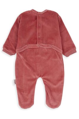 Warmer rostroter gerippter Nicki Schlafstrampler mit Fuß, Bär Motiv & little loved Print für Neugeborene & Babys von BABYBOL - Rückansicht Schlupfeinstieg des Mädchen & Jungen langarm Pyjama Einteiler Schlafoverall mit Füßen in Velours-Optik für Herbst + Winter
