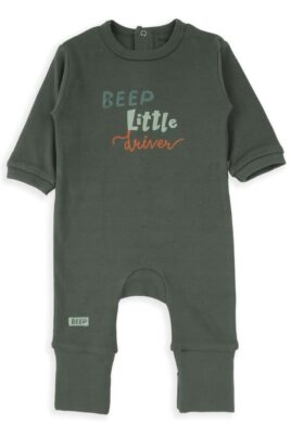 Grüner Baby & Kleinkinder Rundhals Schlafoverall mit Klappfuß & „BEEP LITTLE DRIVER“-Schriftzug zum Reinschlüpfen aus 100% Bio-Baumwolle für Jungen & Mädchen von BABYBOL - Vorderansicht mitwachsender flexibler langarm Organic Einteiler Schlafstrampler mit & ohne Fuß